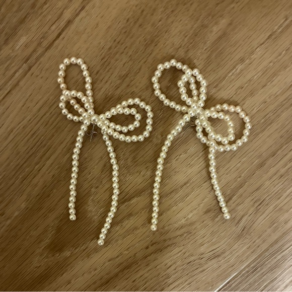 H&M Jewelry - Elegant Pearl Bow Earrings - Jewelry
